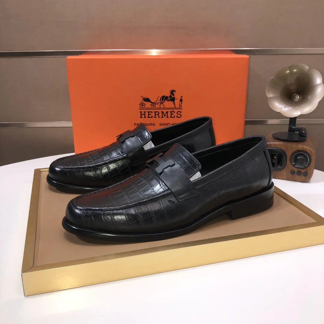 Men's shoes💰460💰[HERMES] (sheepskin lining)🍀Italian top luxury🍀He does not pursue novel styles and gorgeous colors, but attracts the favor of successful men with his flawless, elegant and classic style. Formal leather shoes This very comfortable, simple and stable style allows you to easily match any style! The pattern is absolutely 1:1 refined from the original case, and we strive for excellence in materials, imported cowhide + sheepskin lining💪💪💪extraordinary texture👍! .Black Brown Size: 38-45 (45 customized)